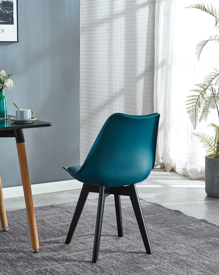 Set aus 4 skandinavischen Stühlen aus Holz und blauem Polypropylen