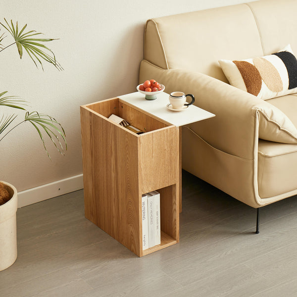 KARLSTAD - Beistelltisch am Ende des Sofas mit Ablage aus Holz